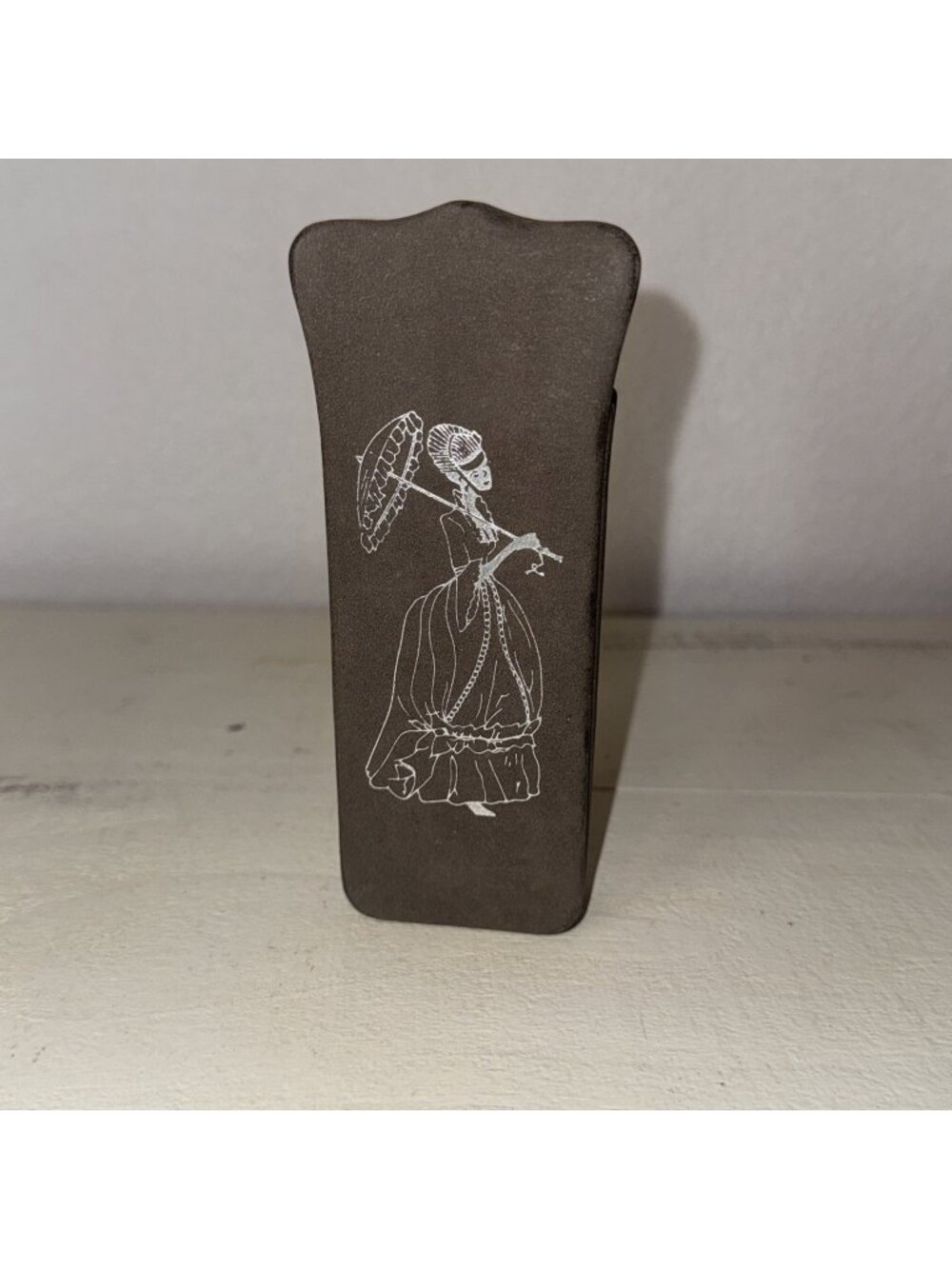 Vintage Mid-Century Buckeye Tooled Leather Eyeglass Case - Parasol Lady